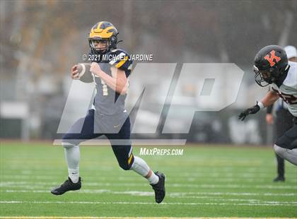 Thumbnail 3 in Bellevue vs. Kennewick (WIAA 3A Final) photogallery.