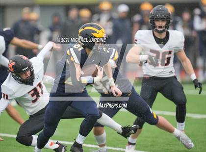 Thumbnail 1 in Bellevue vs. Kennewick (WIAA 3A Final) photogallery.