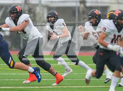 Thumbnail 1 in Bellevue vs. Kennewick (WIAA 3A Final) photogallery.