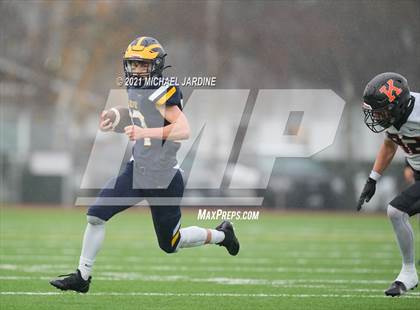 Thumbnail 2 in Bellevue vs. Kennewick (WIAA 3A Final) photogallery.