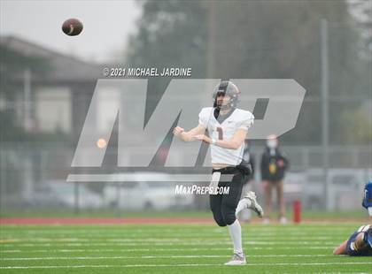 Thumbnail 2 in Bellevue vs. Kennewick (WIAA 3A Final) photogallery.