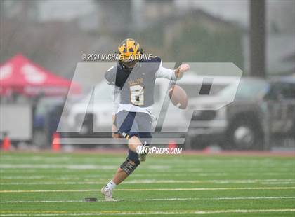 Thumbnail 1 in Bellevue vs. Kennewick (WIAA 3A Final) photogallery.