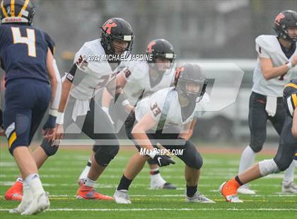 Thumbnail 2 in Bellevue vs. Kennewick (WIAA 3A Final) photogallery.