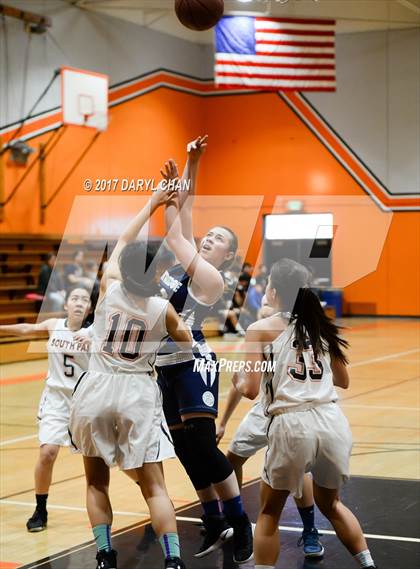 Thumbnail 2 in JV: Flintridge Prep @ South Pasadena photogallery.