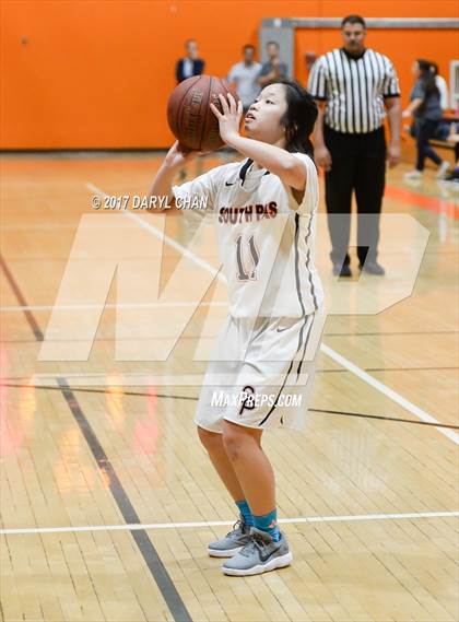 Thumbnail 2 in JV: Flintridge Prep @ South Pasadena photogallery.