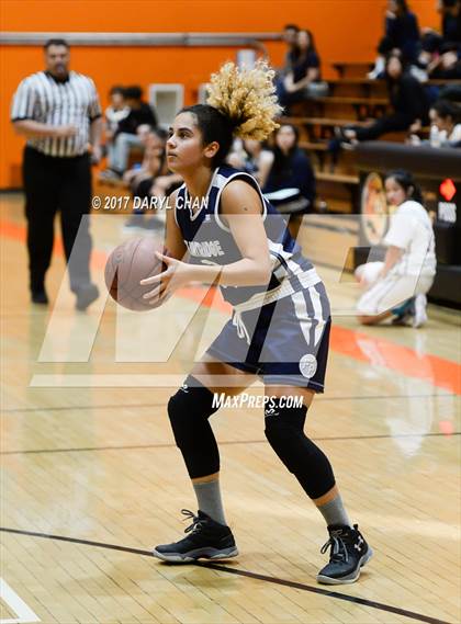Thumbnail 3 in JV: Flintridge Prep @ South Pasadena photogallery.