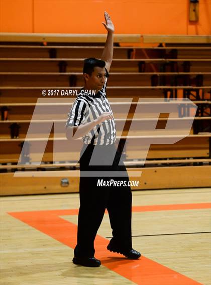 Thumbnail 2 in JV: Flintridge Prep @ South Pasadena photogallery.