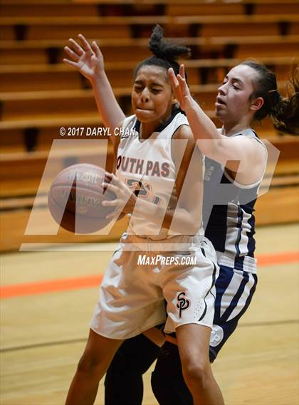 Thumbnail 1 in JV: Flintridge Prep @ South Pasadena photogallery.