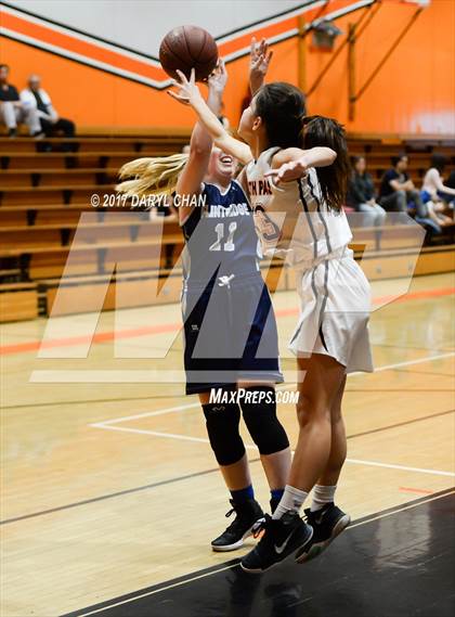 Thumbnail 3 in JV: Flintridge Prep @ South Pasadena photogallery.
