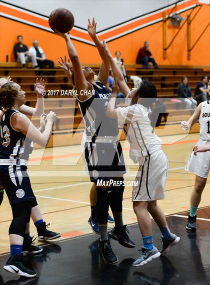 Thumbnail 1 in JV: Flintridge Prep @ South Pasadena photogallery.
