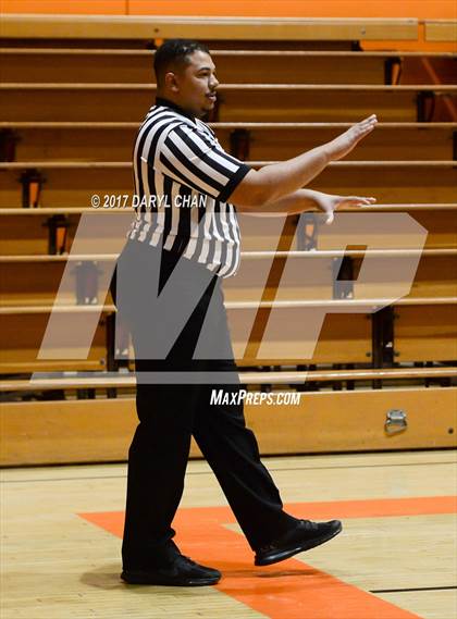 Thumbnail 3 in JV: Flintridge Prep @ South Pasadena photogallery.