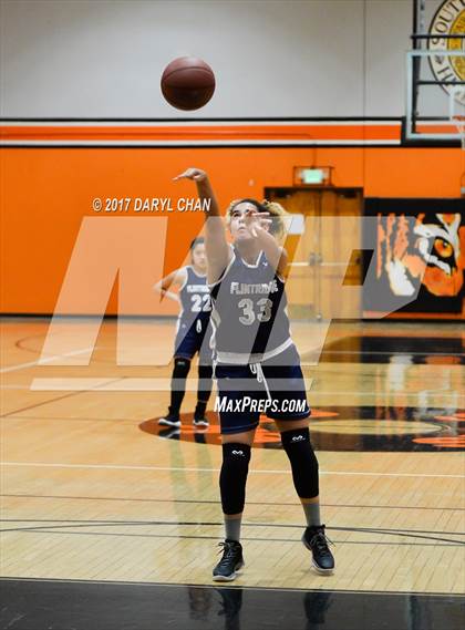 Thumbnail 2 in JV: Flintridge Prep @ South Pasadena photogallery.