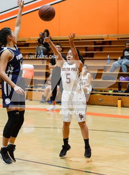 Thumbnail 1 in JV: Flintridge Prep @ South Pasadena photogallery.