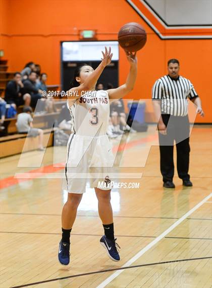 Thumbnail 3 in JV: Flintridge Prep @ South Pasadena photogallery.