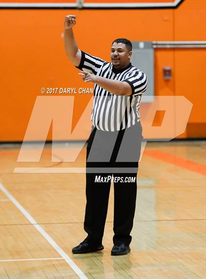 Thumbnail 2 in JV: Flintridge Prep @ South Pasadena photogallery.