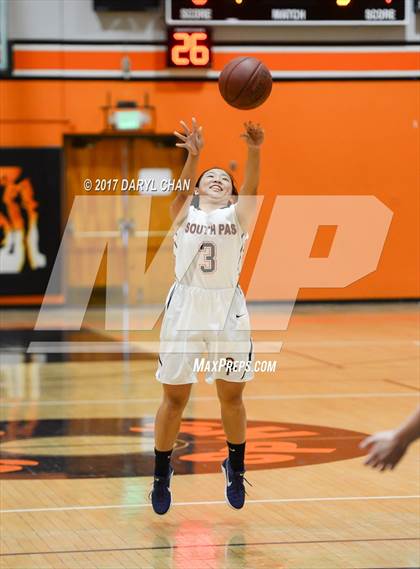 Thumbnail 1 in JV: Flintridge Prep @ South Pasadena photogallery.