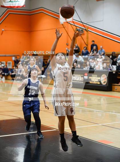Thumbnail 2 in JV: Flintridge Prep @ South Pasadena photogallery.