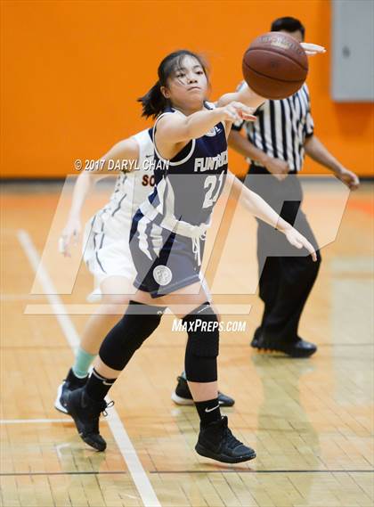 Thumbnail 2 in JV: Flintridge Prep @ South Pasadena photogallery.