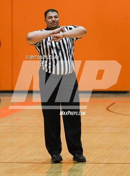 Thumbnail 1 in JV: Flintridge Prep @ South Pasadena photogallery.