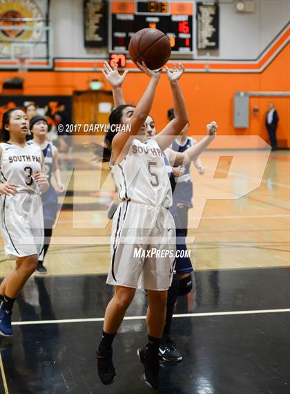Thumbnail 2 in JV: Flintridge Prep @ South Pasadena photogallery.