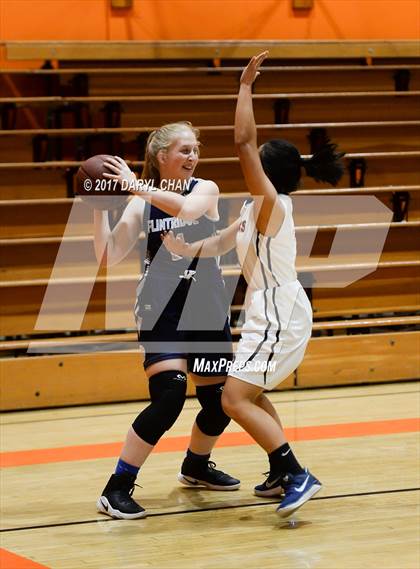 Thumbnail 2 in JV: Flintridge Prep @ South Pasadena photogallery.