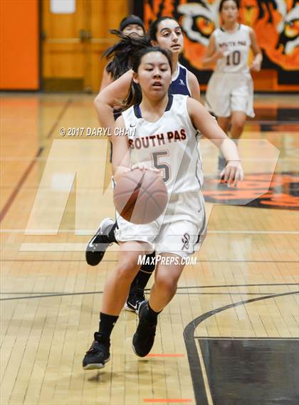 Thumbnail 1 in JV: Flintridge Prep @ South Pasadena photogallery.
