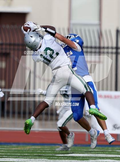 Thumbnail 3 in FR: De La Salle @ Junipero Serra photogallery.