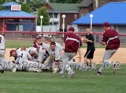 Thumbnail 3 in Kingston vs. Victor (NYSPHSAA Class AA Final) photogallery.