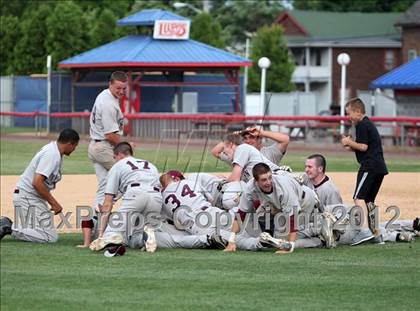 Thumbnail 3 in Kingston vs. Victor (NYSPHSAA Class AA Final) photogallery.
