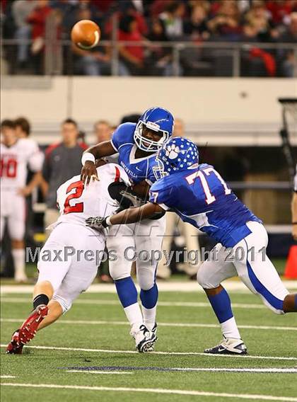 Thumbnail 3 in Duncanville vs. Coppell (5A Division 1 Region 1 Area Playoffs) photogallery.