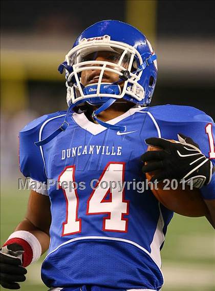 Thumbnail 2 in Duncanville vs. Coppell (5A Division 1 Region 1 Area Playoffs) photogallery.