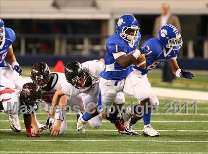 Thumbnail 1 in Duncanville vs. Coppell (5A Division 1 Region 1 Area Playoffs) photogallery.