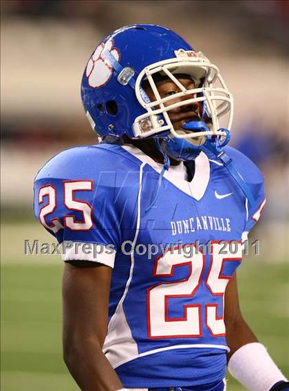 Thumbnail 2 in Duncanville vs. Coppell (5A Division 1 Region 1 Area Playoffs) photogallery.