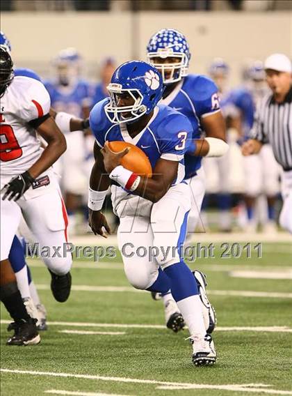 Thumbnail 3 in Duncanville vs. Coppell (5A Division 1 Region 1 Area Playoffs) photogallery.