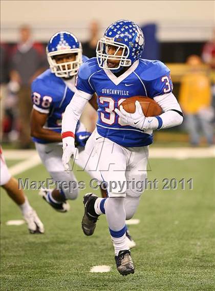 Thumbnail 3 in Duncanville vs. Coppell (5A Division 1 Region 1 Area Playoffs) photogallery.