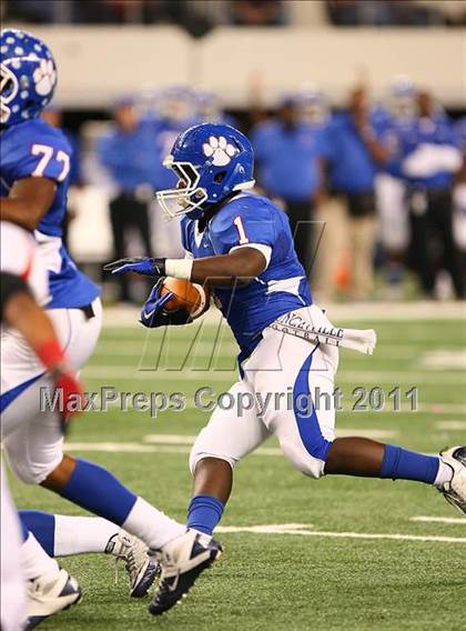 Thumbnail 3 in Duncanville vs. Coppell (5A Division 1 Region 1 Area Playoffs) photogallery.