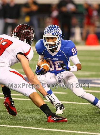 Thumbnail 2 in Duncanville vs. Coppell (5A Division 1 Region 1 Area Playoffs) photogallery.