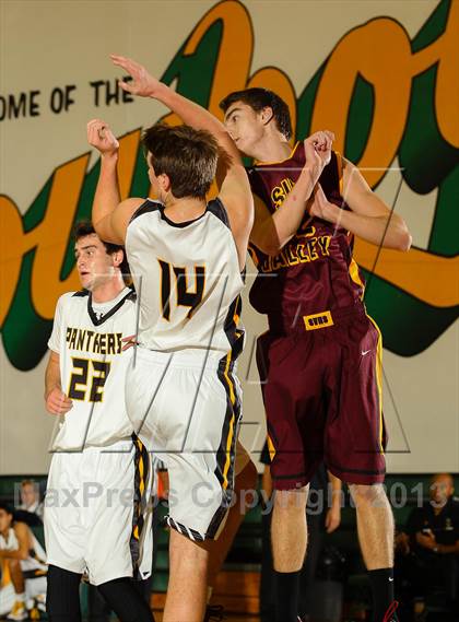 Thumbnail 2 in Newbury Park vs. Simi Valley (Canyon Classic) photogallery.