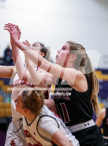 Thumbnail 3 in Hanover vs. St. Francois (Quebec) (Amsterdam Holiday College Showcase)  photogallery.