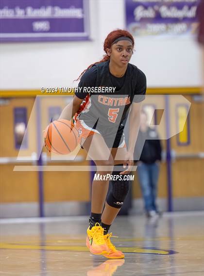Thumbnail 3 in Maple Mountain vs. Central (Tarkanian Classic) photogallery.