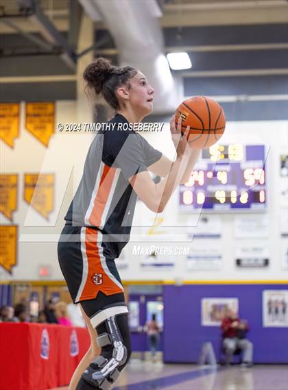 Thumbnail 3 in Maple Mountain vs. Central (Tarkanian Classic) photogallery.