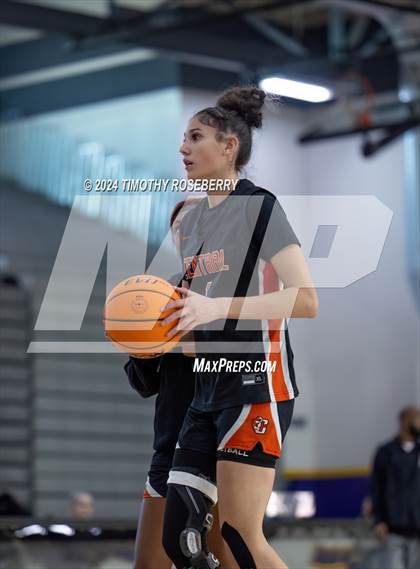 Thumbnail 2 in Maple Mountain vs. Central (Tarkanian Classic) photogallery.