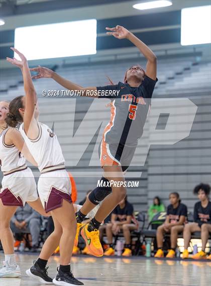 Thumbnail 1 in Maple Mountain vs. Central (Tarkanian Classic) photogallery.