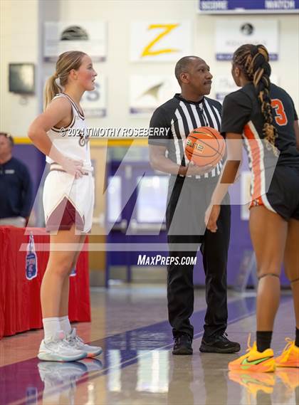 Thumbnail 2 in Maple Mountain vs. Central (Tarkanian Classic) photogallery.