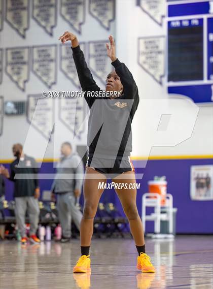 Thumbnail 3 in Maple Mountain vs. Central (Tarkanian Classic) photogallery.