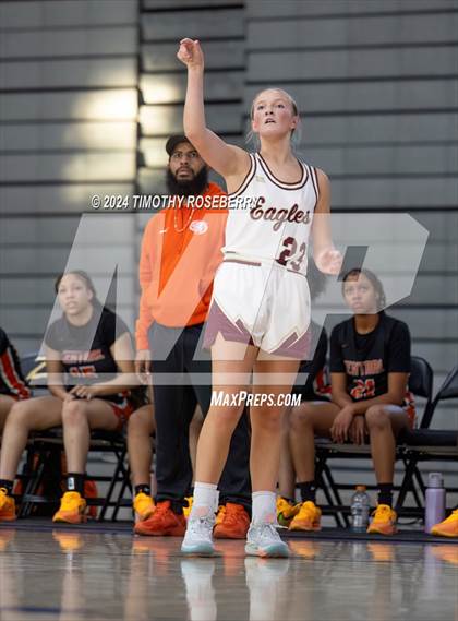 Thumbnail 2 in Maple Mountain vs. Central (Tarkanian Classic) photogallery.