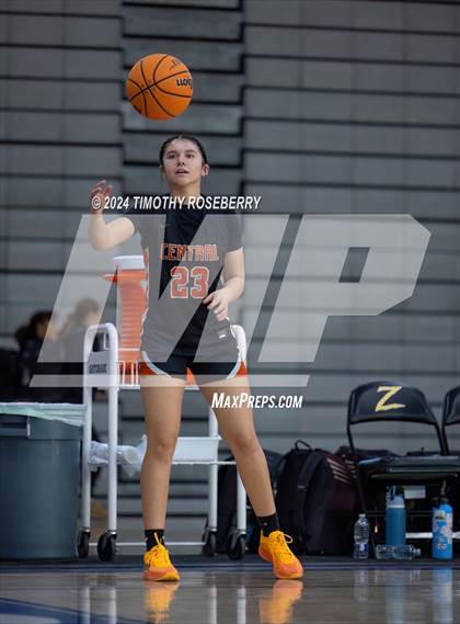 Thumbnail 2 in Maple Mountain vs. Central (Tarkanian Classic) photogallery.