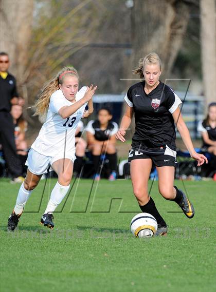 Thumbnail 3 in Mullen vs. Montrose (CHSAA 4A 2nd Round Playoff) photogallery.