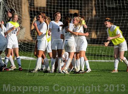 Thumbnail 3 in Mullen vs. Montrose (CHSAA 4A 2nd Round Playoff) photogallery.