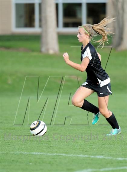 Thumbnail 2 in Mullen vs. Montrose (CHSAA 4A 2nd Round Playoff) photogallery.